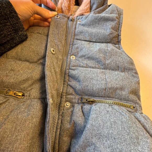 Nicole Miller Girls Puffer Vest Size 6X Gray Pink Faux Fur Trimmed Hood Cozy - Picture 3 of 9